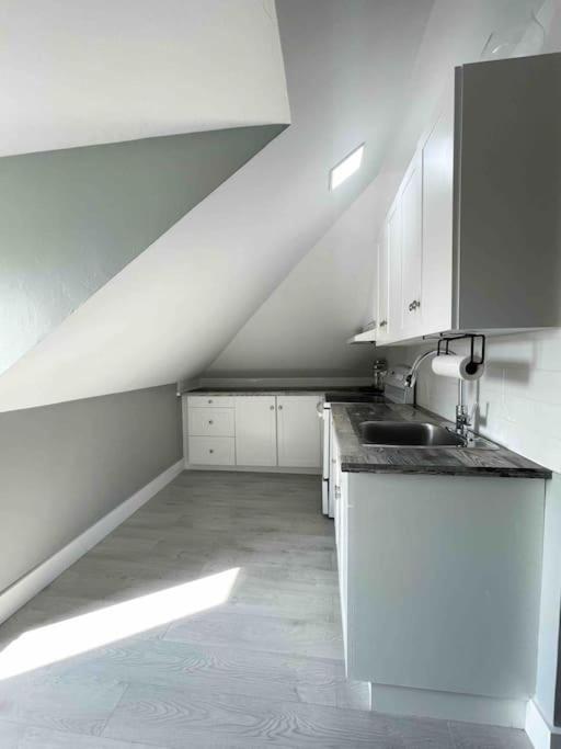 Unique Modern Luxury 2 Bedroom Apartment Rental Chapleau Экстерьер фото